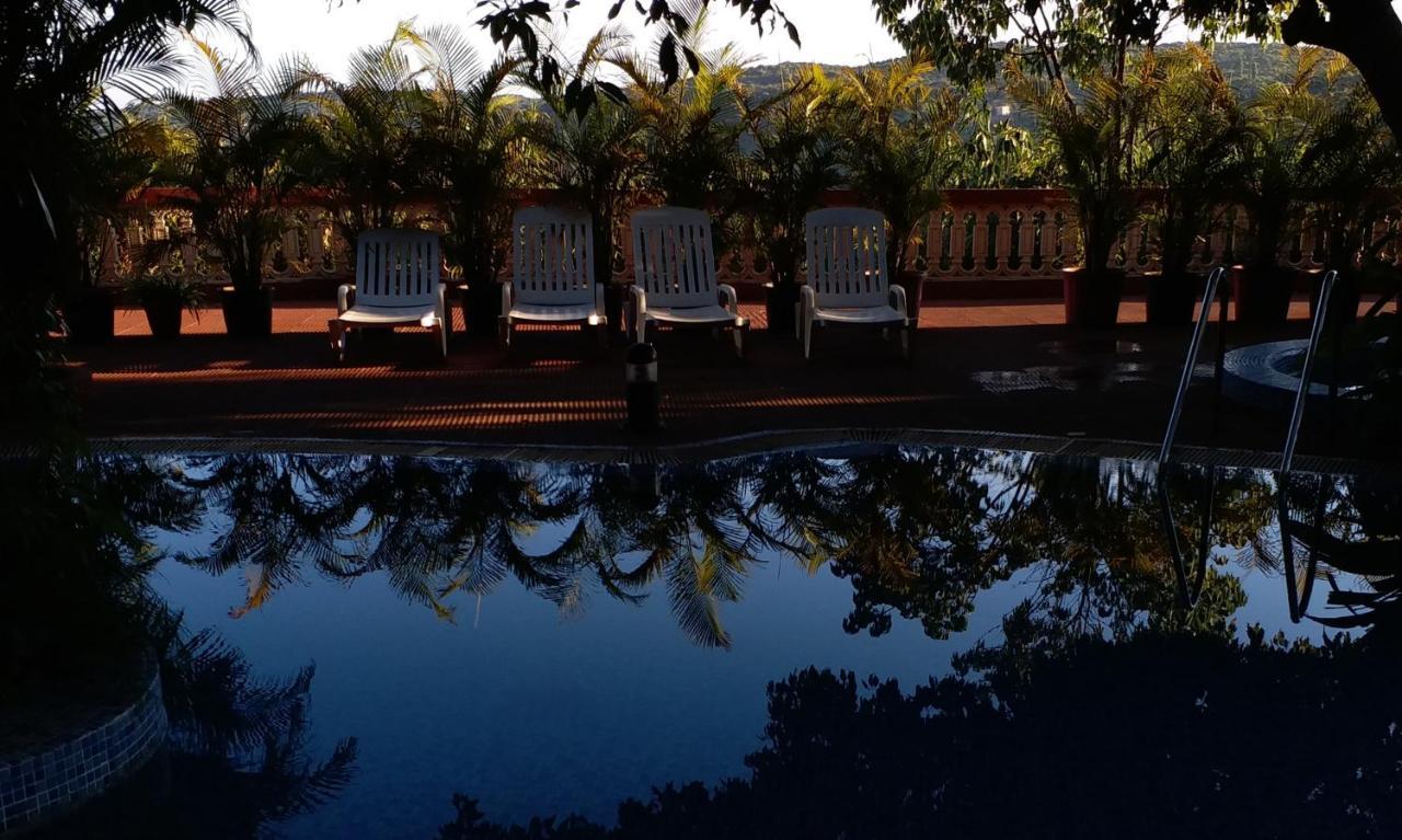 Bella Vista Mahabaleshwar Hotel Bagian luar foto